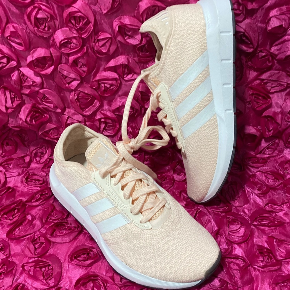 Women’s adidas SWIFT RUN X SHOES